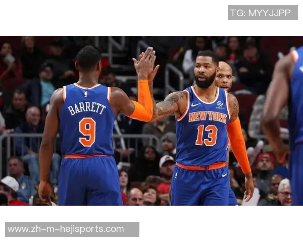 尼克斯与76人激战正酣球迷期待精彩对决与赛季走势分析 尼克斯与76人激战正酣球迷期待精彩对决与赛季走势分析